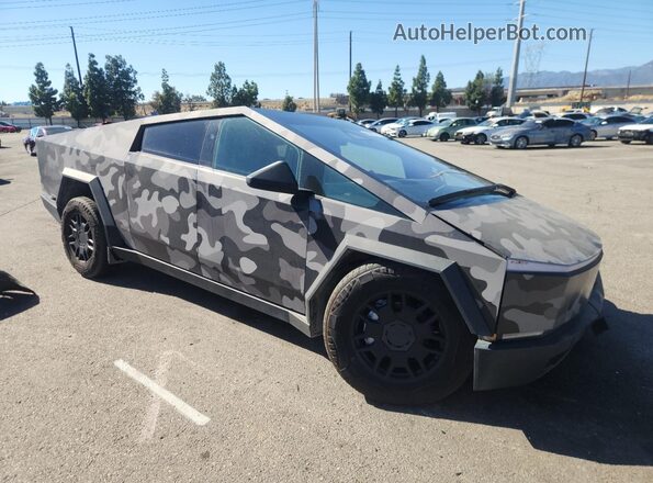 7G2CEHED3RA019188 2024 TESLA CYBERTRUCK Silver Передня права чверть