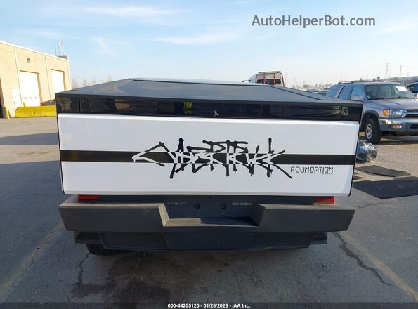 7G2CEHED3SA067943 2025 TESLA CYBERTRUCK White 