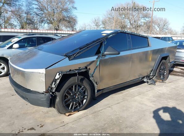 7G2CEHED5RA048417 2024 TESLA CYBERTRUCK Silver წინა ხედი