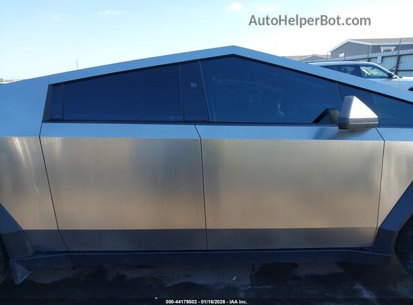 7G2CEHED5RA048417 2024 TESLA CYBERTRUCK Silver სალონის 360-გრადუსიანი ხედი