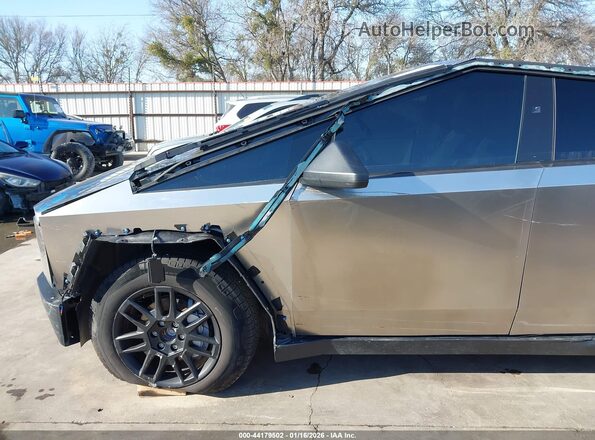 7G2CEHED5RA048417 2024 TESLA CYBERTRUCK Silver 