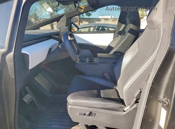 7G2CEHED6RA006581 2024 TESLA CYBERTRUCK Black Vista interior delantera