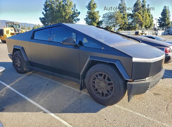 7G2CEHED6RA006581 2024 TESLA CYBERTRUCK Black Delantero derecho