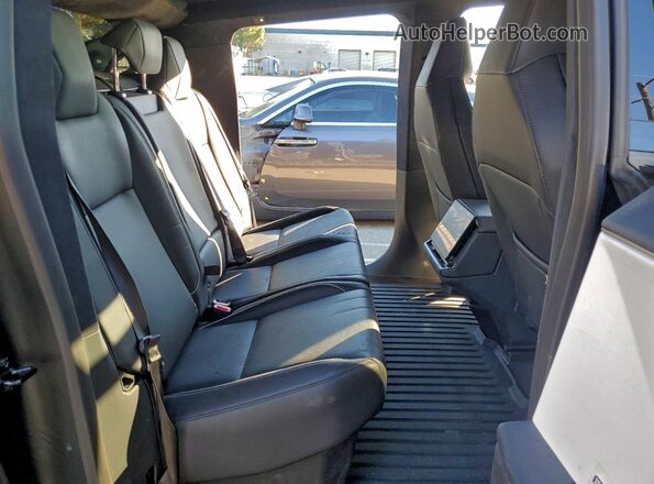 7G2CEHED6RA006581 2024 TESLA CYBERTRUCK Black Vista de los asientos traseros