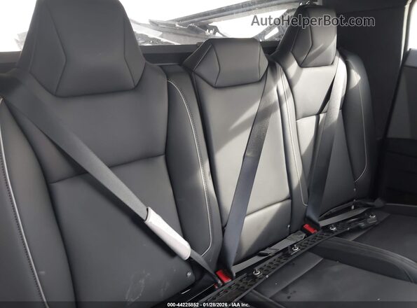 7G2CEHED6RA053058 2024 TESLA CYBERTRUCK Silver Вид наклейки з VIN-кодом