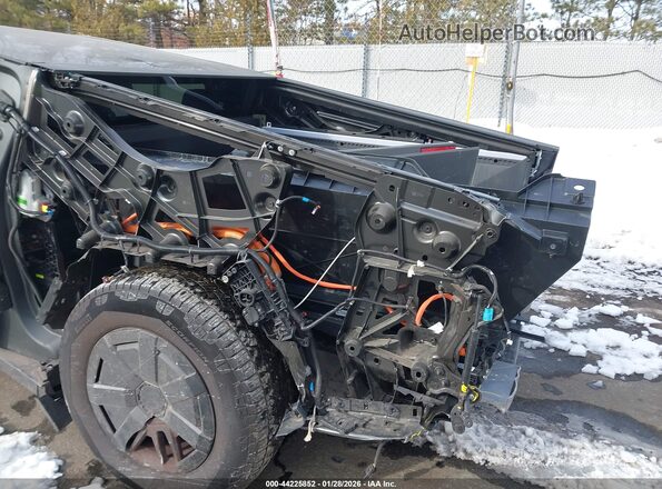 7G2CEHED6RA053058 2024 TESLA CYBERTRUCK Silver Вид спереду