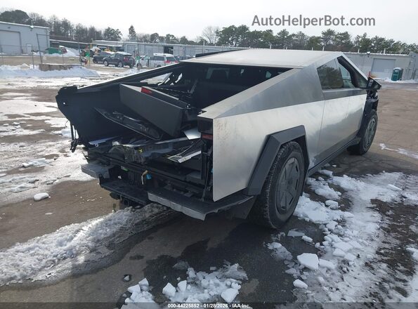 7G2CEHED6RA053058 2024 TESLA CYBERTRUCK Silver Задня права чверть