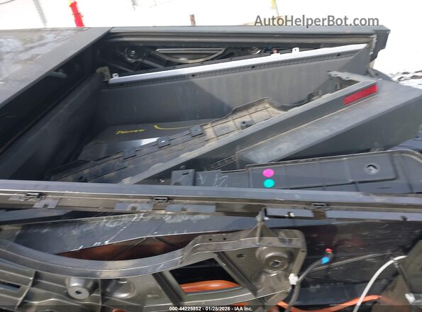 7G2CEHED6RA053058 2024 TESLA CYBERTRUCK Silver 
