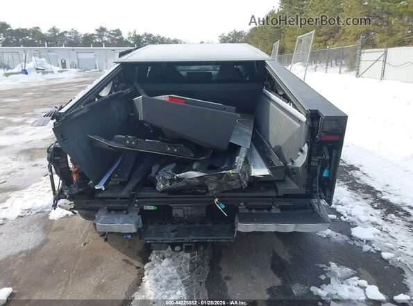 7G2CEHED6RA053058 2024 TESLA CYBERTRUCK Silver 