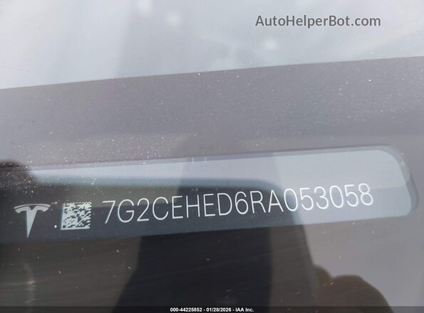 7G2CEHED6RA053058 2024 TESLA CYBERTRUCK Silver 