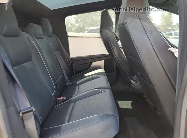 7G2CEHED7RA007061 2024 TESLA CYBERTRUCK Gray 