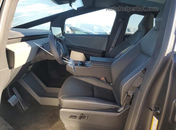 7G2CEHED7SA071428 2025 TESLA CYBERTRUCK Silver წინა სალონის ხედი