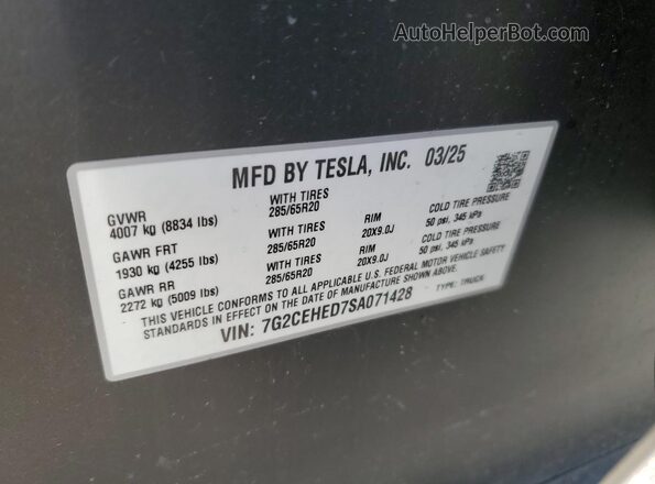 7G2CEHED7SA071428 2025 TESLA CYBERTRUCK Silver ძრავის განყოფილების ხედი