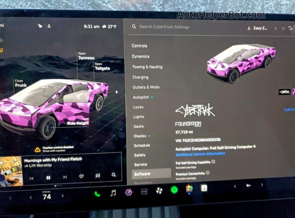 7G2CEHED8RA028338 2024 TESLA CYBERTRUCK Green Սարքավորումների վահանակի տեսք