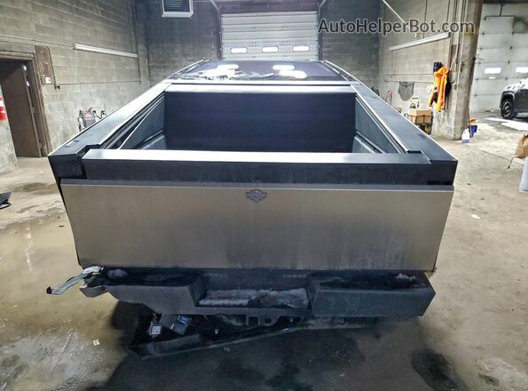 7G2CEHEDXRA003232 2024 TESLA CYBERTRUCK Серебряный Вид сзади