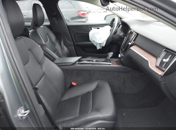 7JR102FK2MG093210 2021 VOLVO S60 Серый 