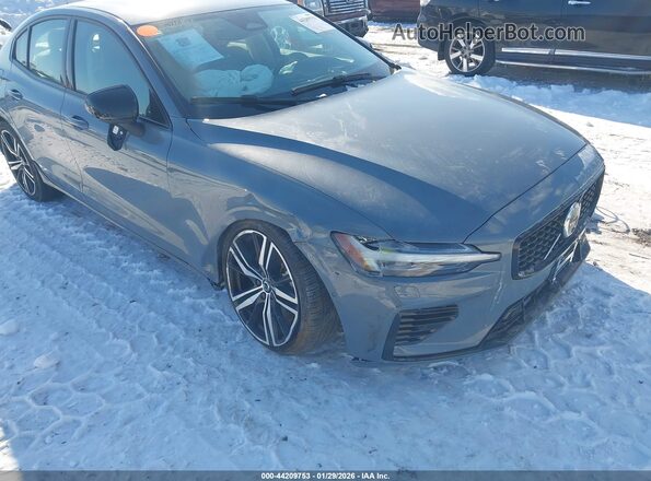 7JRH60FM6RG303169 2024 VOLVO S60 RECHARGE PLUG-IN HYBRID Blue Widok z przodu