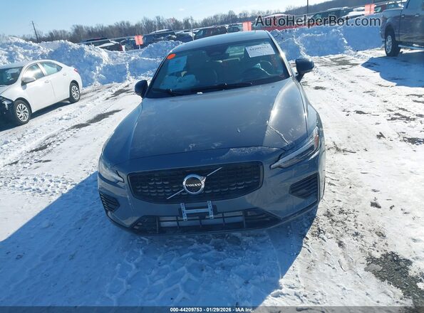 7JRH60FM6RG303169 2024 VOLVO S60 RECHARGE PLUG-IN HYBRID Blue Widok zestawu wskaźników