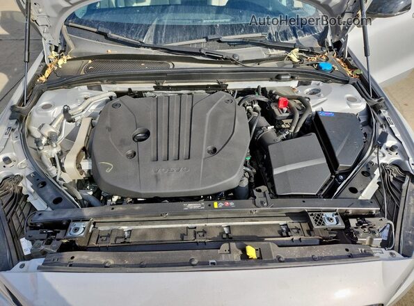 7JRL12FL1RG299253 2024 VOLVO S60 Silver Սալոնի հետևի տեսք