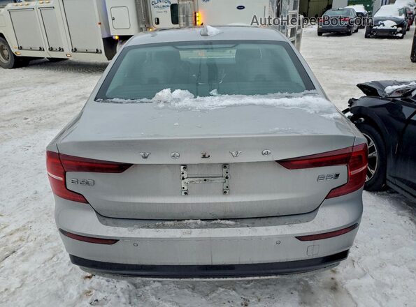 7JRL12TK0RG296307 2024 VOLVO S60 Silver Widok z tyłu