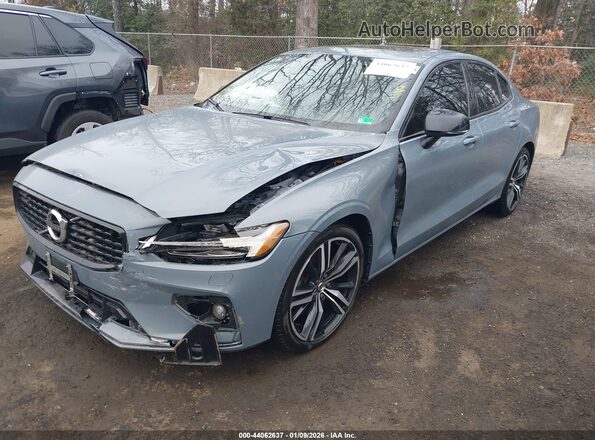 7JRL12TM8NG162320 2022 VOLVO S60 Turquoise Vista frontal
