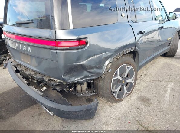 7PDSGABA7PN024737 2023 RIVIAN R1S Серый 