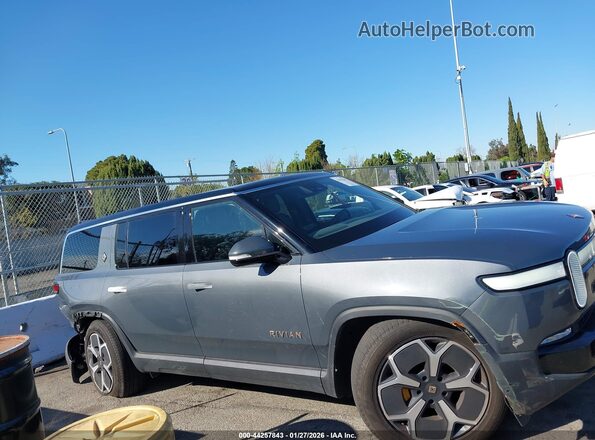 7PDSGABA7PN024737 2023 RIVIAN R1S Серый 