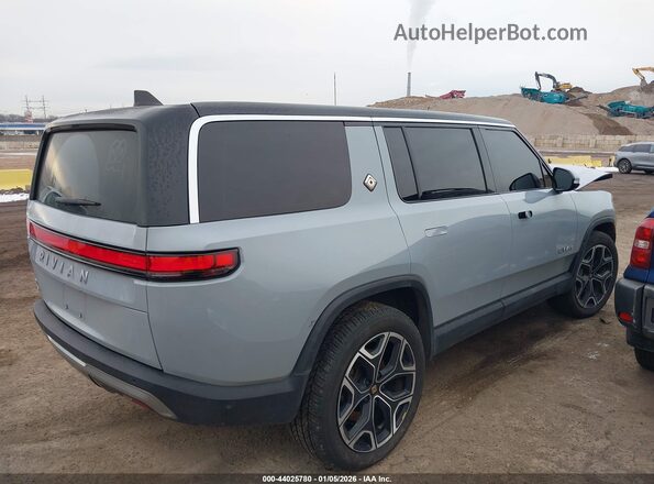 7PDSGBBA0RN039038 2024 RIVIAN R1S Gray Вид задньої частини салону