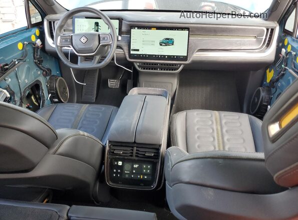 7PDSGBBA4SN060965 2025 RIVIAN R1S Blue Вид панелі приладів