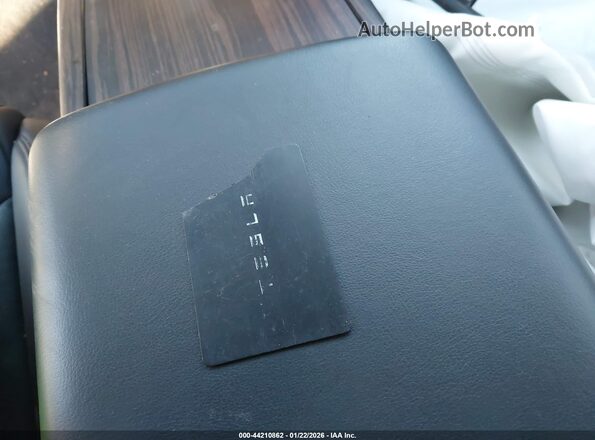 7SAXCAE51NF361877 2022 TESLA MODEL X Black Widok deski rozdzielczej