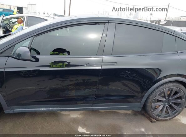7SAXCBE54NF328636 2022 TESLA MODEL X Black Widok wnętrza 360 stopni