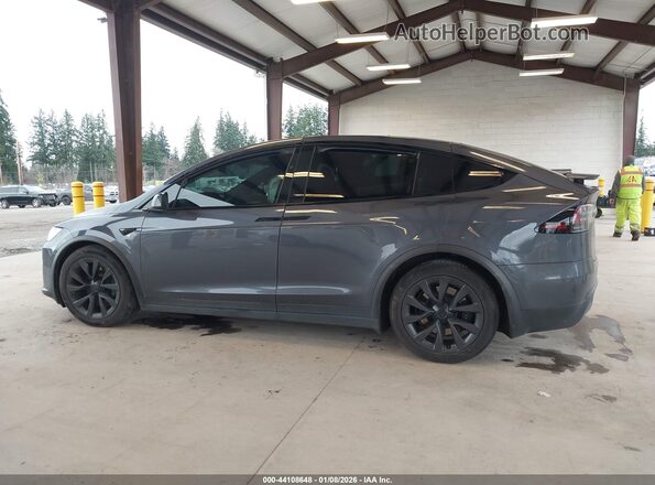 7SAXCDE58NF337576 2022 TESLA MODEL X Gray Widok wnętrza z tyłu