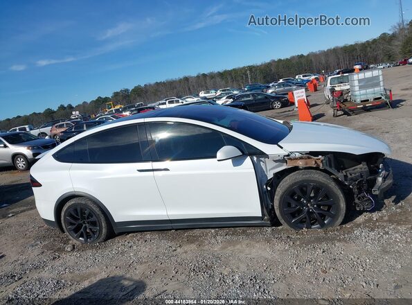 7SAXCDE58PF368989 2023 TESLA MODEL X White სალონის 360-გრადუსიანი ხედი