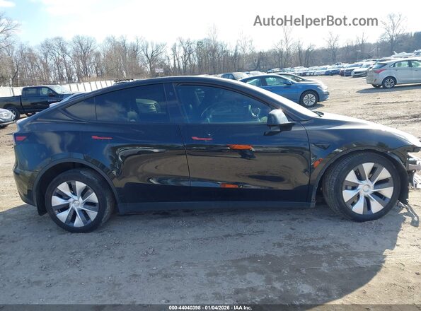 7SAYGAEE9SF265273 2025 TESLA MODEL Y Black Вид задньої частини салону
