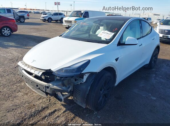 7SAYGDED1RA333873 2024 TESLA MODEL Y Белый Передняя левая четверть