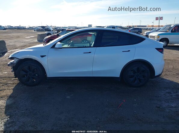 7SAYGDED1RA333873 2024 TESLA MODEL Y Белый Панорамный вид салона 360°