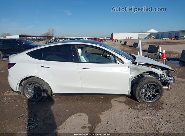 7SAYGDED1RA333873 2024 TESLA MODEL Y Белый Вид задней части салона