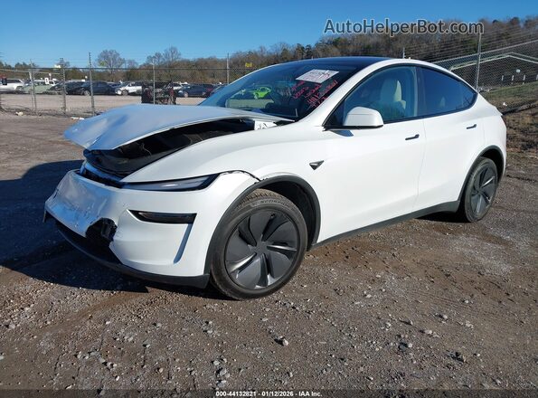 7SAYGDED6TA491861 2026 TESLA MODEL Y Белый Передняя левая четверть