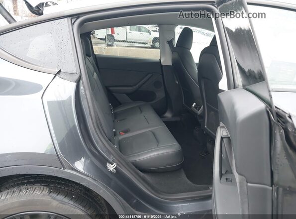 7SAYGDED8SA375060 2025 TESLA MODEL Y Black Вид наклейки з VIN-кодом