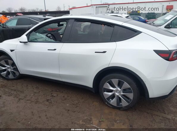 7SAYGDEE0PF807160 2023 TESLA MODEL Y White Панорамний вид салону 360°