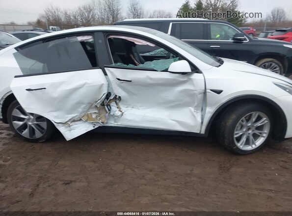 7SAYGDEE0PF807160 2023 TESLA MODEL Y White Вид задньої частини салону
