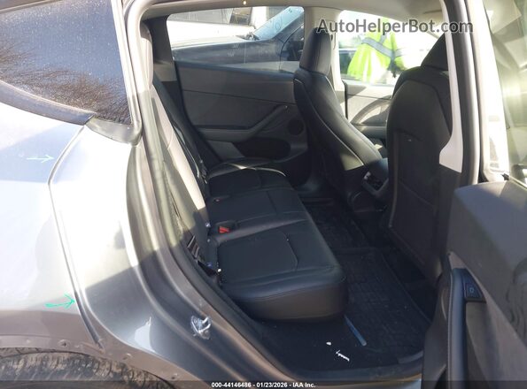 7SAYGDEE2SF287262 2025 TESLA MODEL Y Gray 