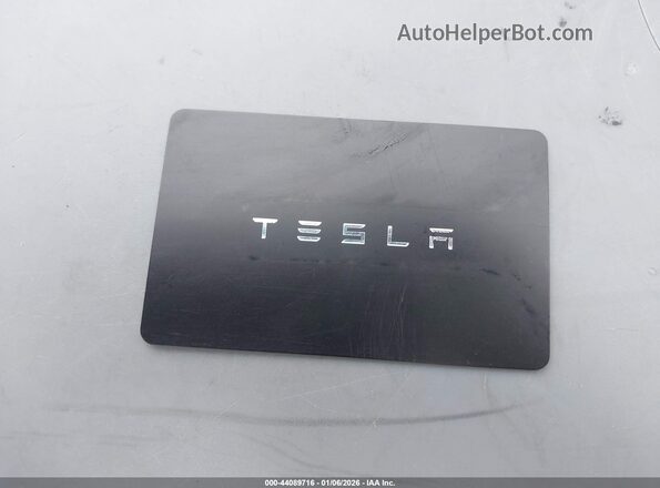 7SAYGDEE3RF064576 2024 TESLA MODEL Y Gray Вид панелі приладів