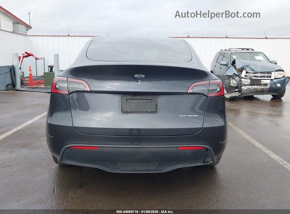 7SAYGDEE3RF064576 2024 TESLA MODEL Y Gray 