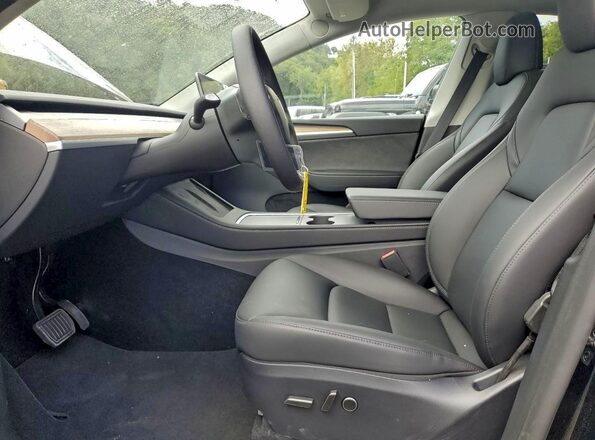 7SAYGDEE3SA352407 2025 TESLA MODEL Black Widok wnętrza z przodu