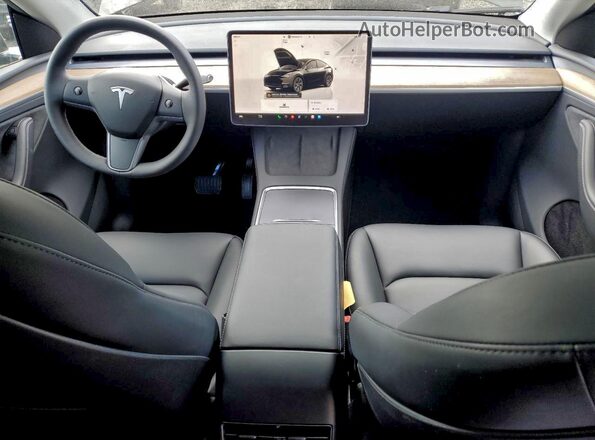 7SAYGDEE3SA352407 2025 TESLA MODEL Black Widok deski rozdzielczej