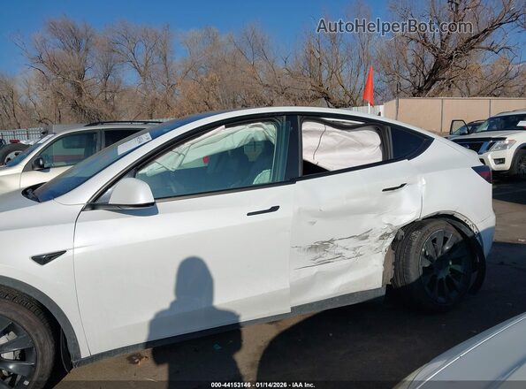7SAYGDEE4NF385049 2022 TESLA MODEL Y White წინა ხედი
