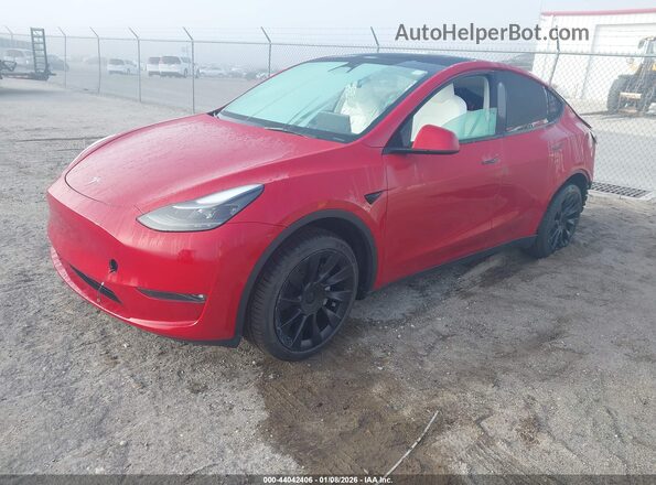 7SAYGDEE4PF745231 2023 TESLA MODEL Y Red Առջևի ձախ երեք քառորդ տեսարան