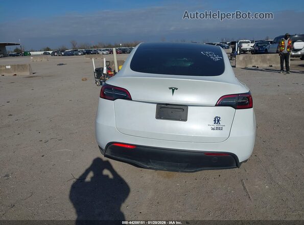 7SAYGDEE4RA290686 2024 TESLA MODEL Y White 