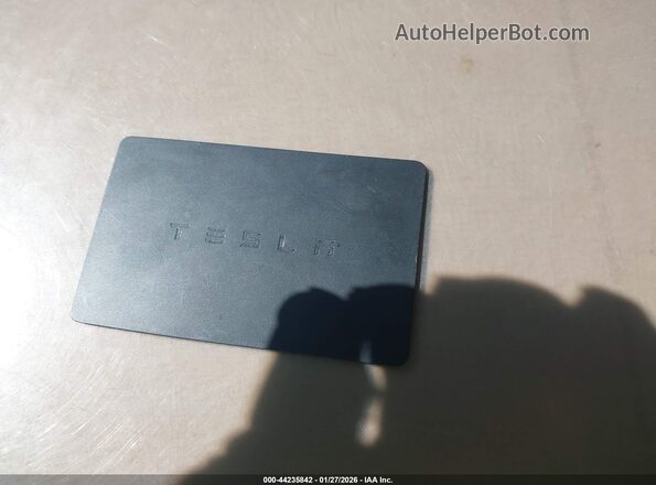 7SAYGDEE5TA410065 2026 TESLA MODEL Y Red Շարժիչի բաժամունքի տեսք